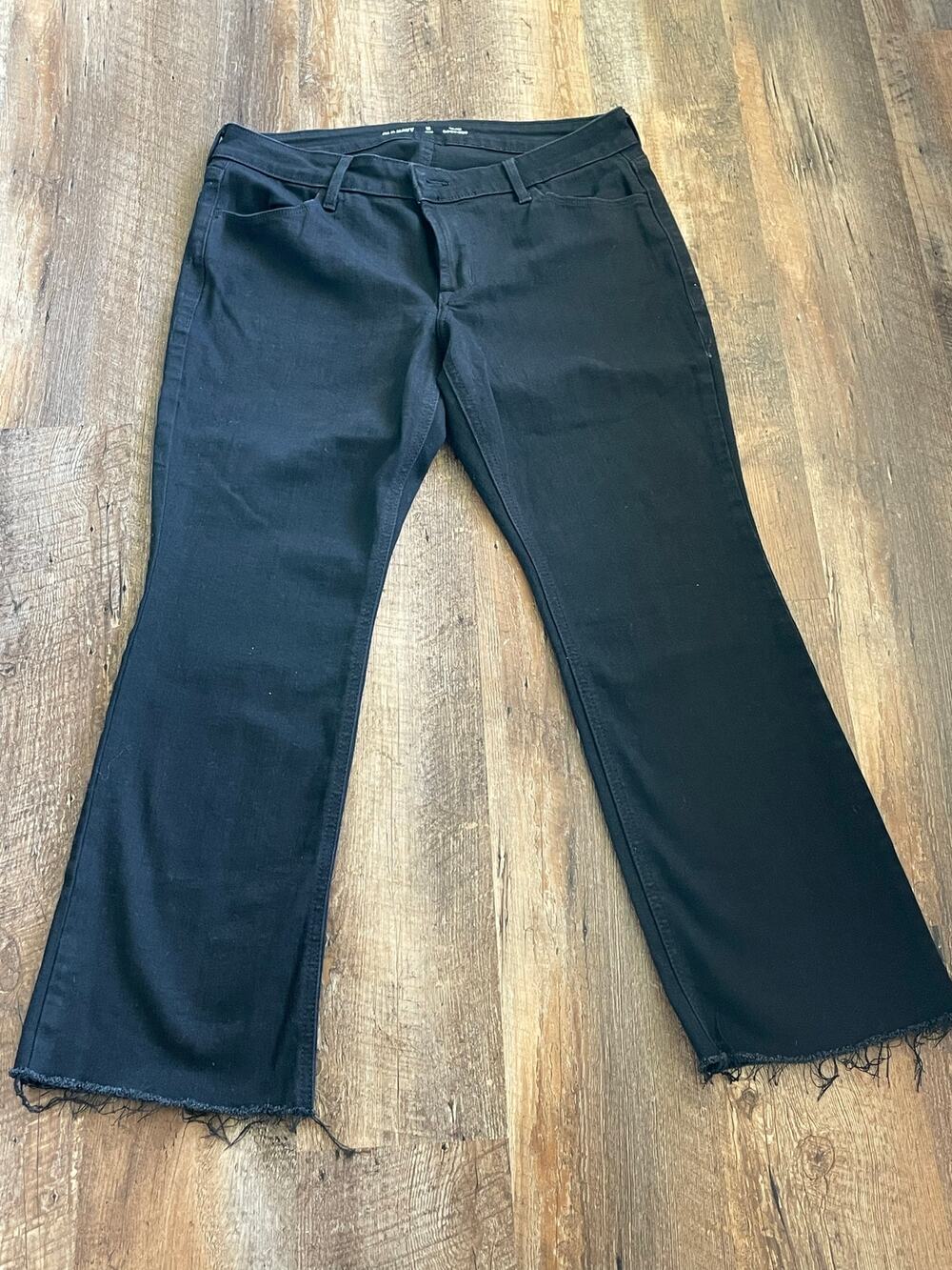 Old Navy black bootcut jean with ragged hem 12P MOTO